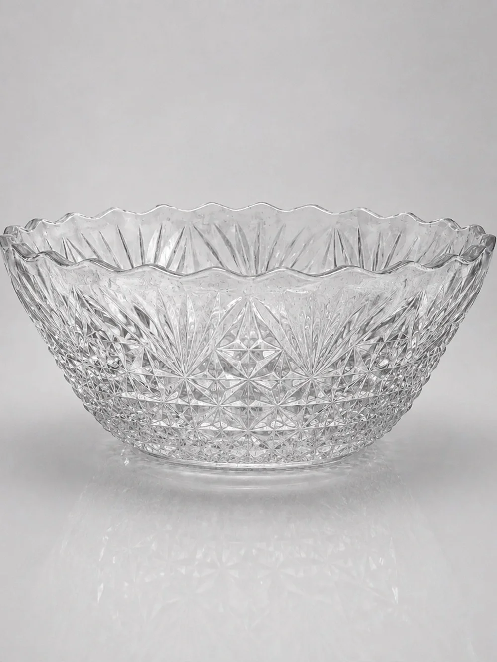 Vintage 1950s Crystal Cut Decorative Fruit Bowl 6 quart